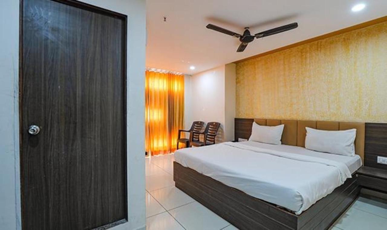 אחמדאבאד Fabhotel The Heaven מראה חיצוני תמונה