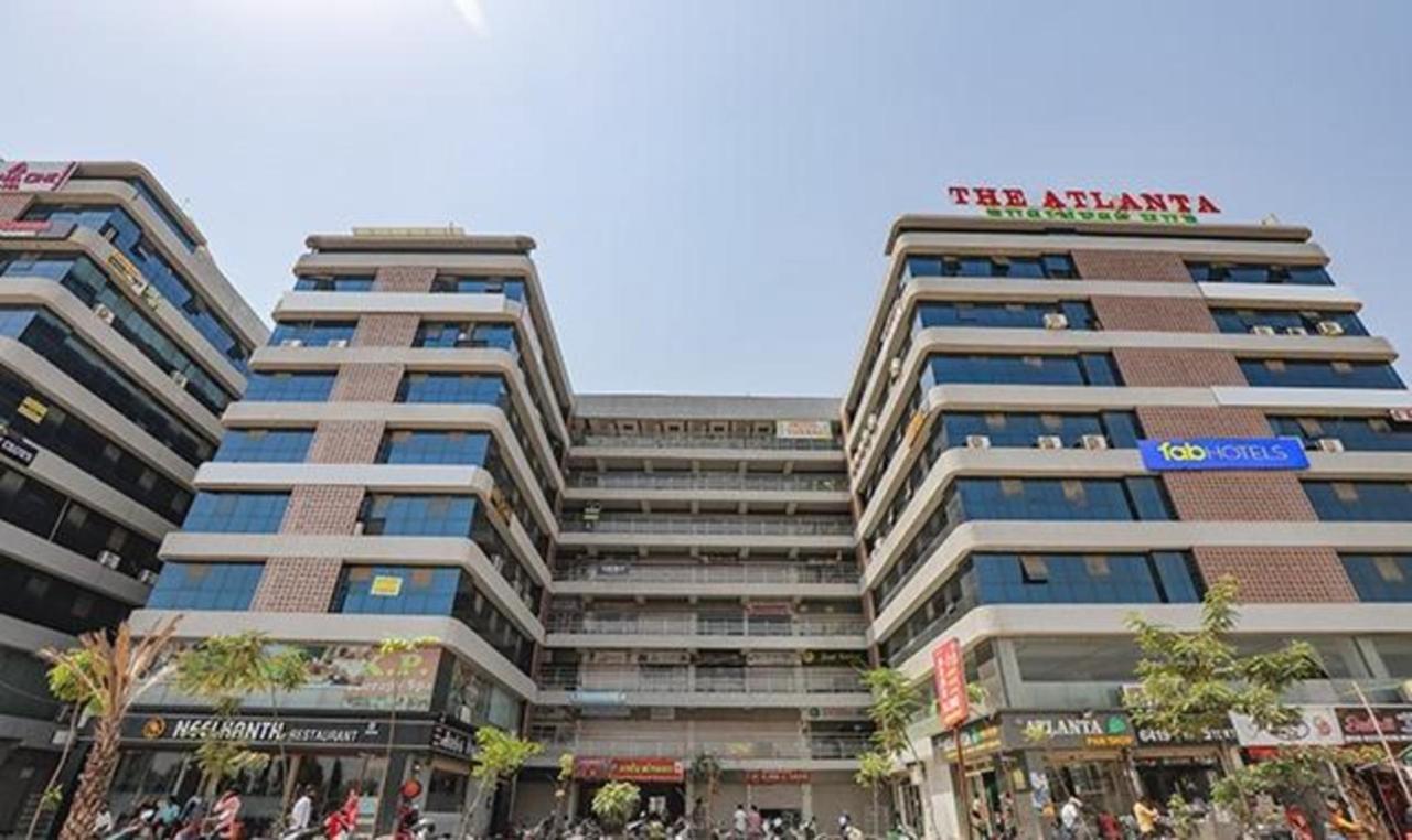 אחמדאבאד Fabhotel The Heaven מראה חיצוני תמונה