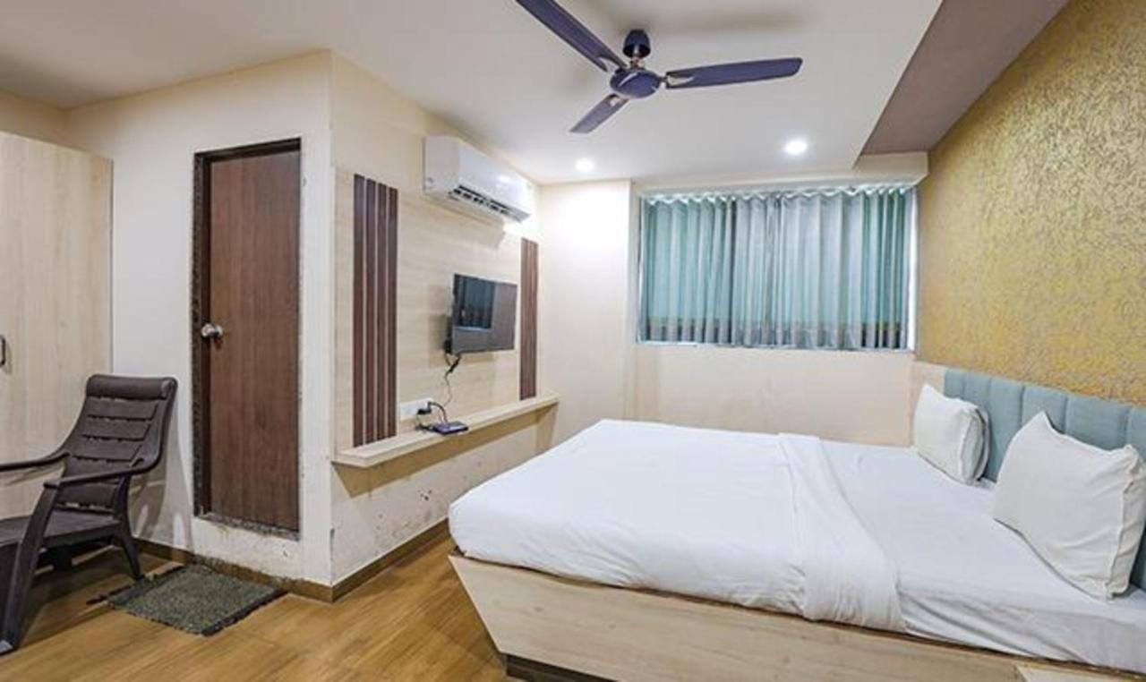 אחמדאבאד Fabhotel The Heaven מראה חיצוני תמונה